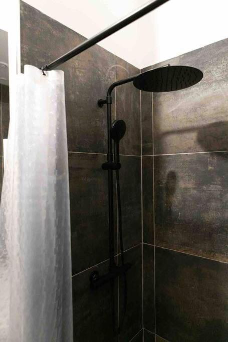 Loft De Courcaille - Balneo - Free Parking - Wifi Apartment Orleans Bagian luar foto