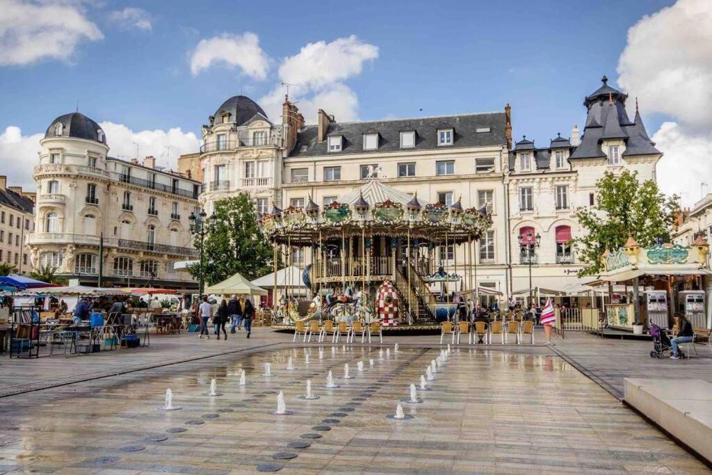 Loft De Courcaille - Balneo - Free Parking - Wifi Apartment Orleans Bagian luar foto